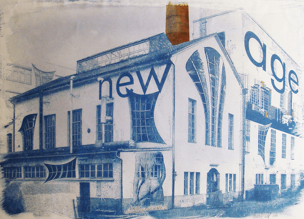 New Age – architektonisch-symbolische Cyanotypie in Blautönen zwischen alter Form und neuer Welt; von Ralph D. Woop