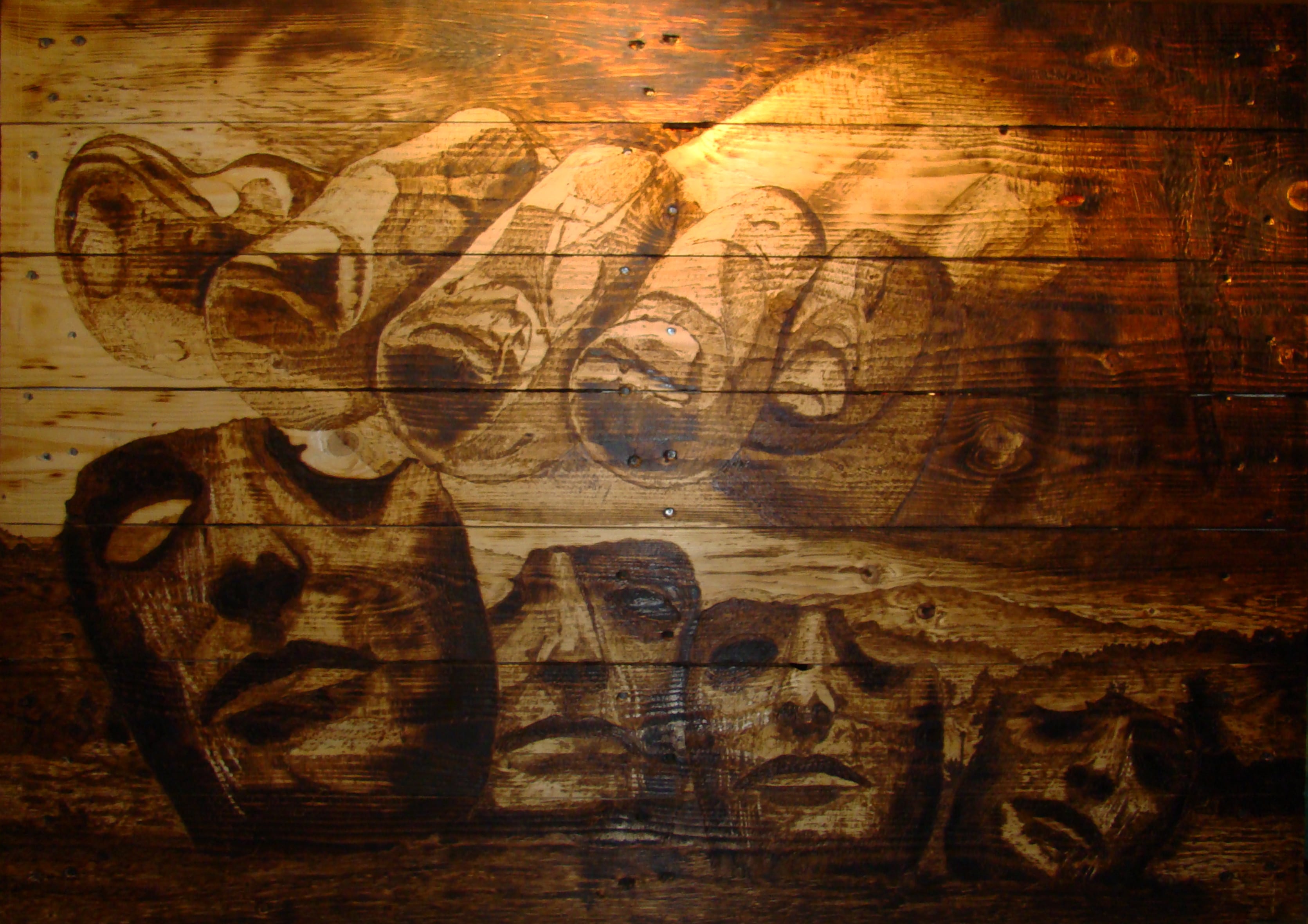 Kik Me – experimentelle Pyrographie auf Palette mit Zeichen und Körper; von Ralph D. Woop